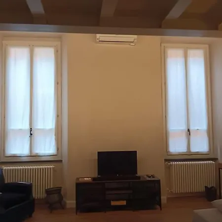 Modern Loft-style 因佩里亚
