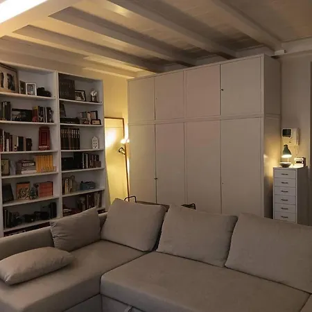 Modern Loft-style 因佩里亚